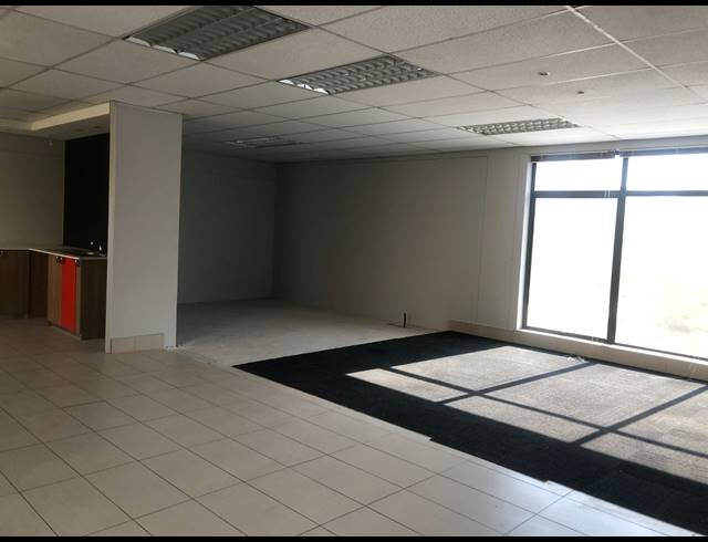 81M² RETAIL TO LET IN SANDTON CENTRAL